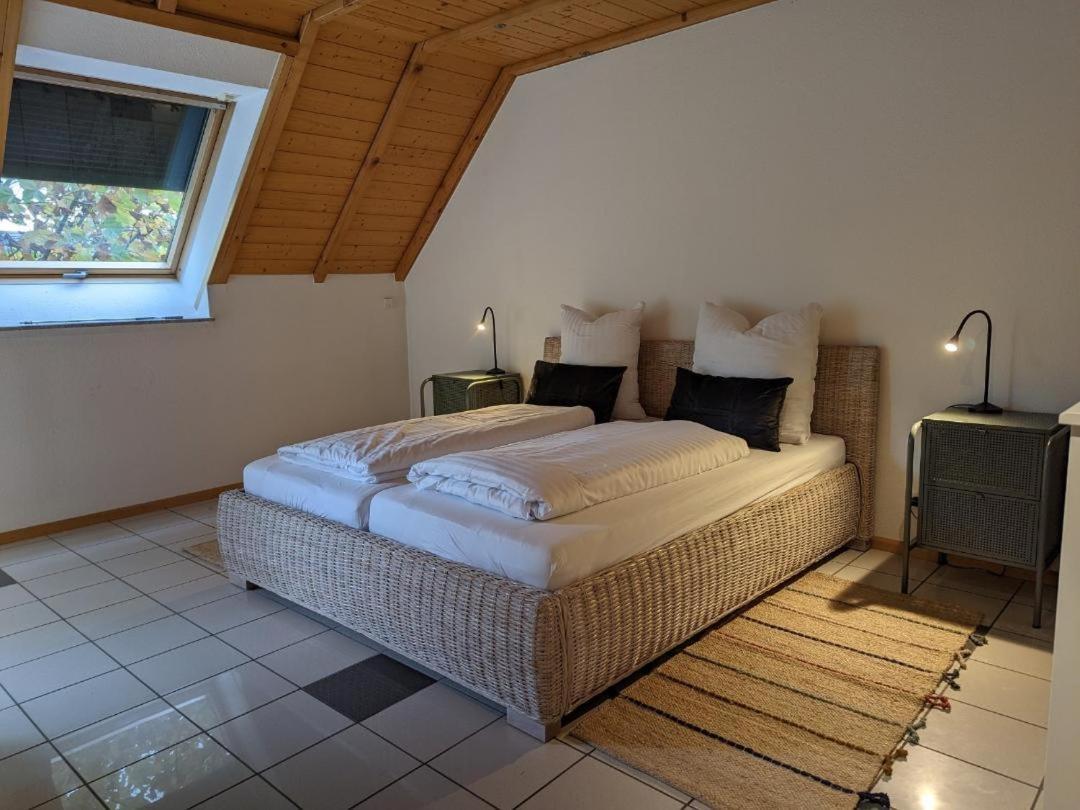 Ferienwohnung Am Schoenberg - Ebringen Экстерьер фото